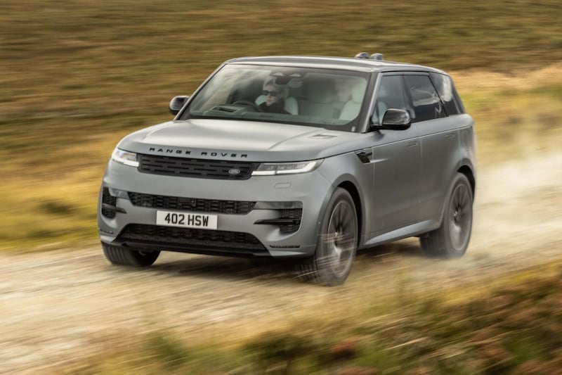 De Range Rover Sport Electric is indrukwekkend, maar of het genoeg is...
