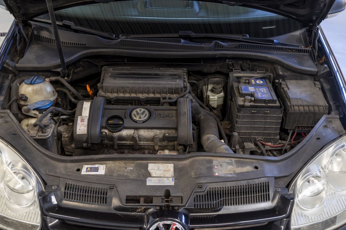 Volkswagen Golf 1.4 in klokje rond