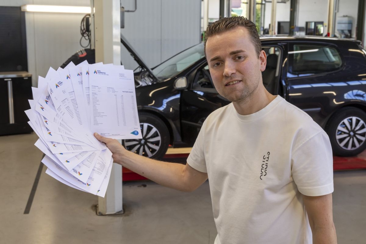 Volkswagen Golf 1.4 in klokje rond