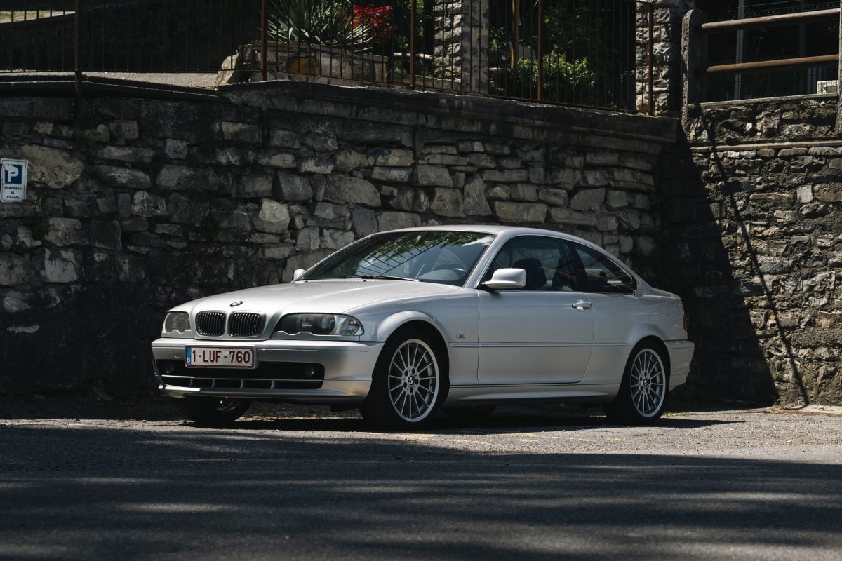 BMW 325 Ci van Ken Divjak